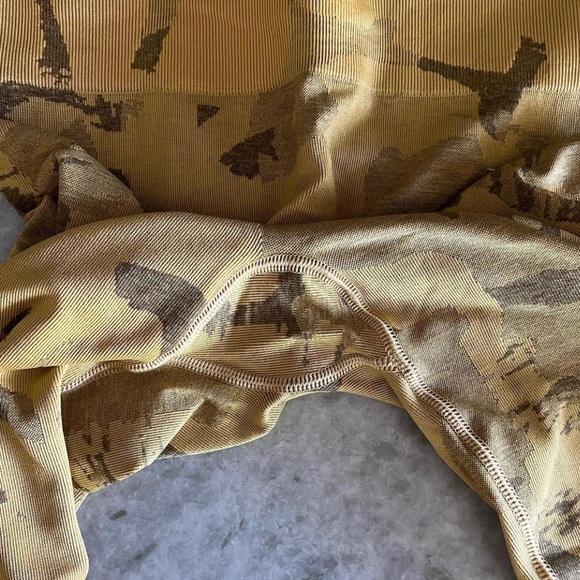 Gymshark Adapt Camo Seamless Savannah Yellow - Picture 3 of 4
